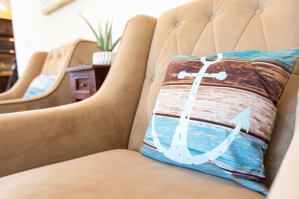 Photo of Livingroom in Bay Park
