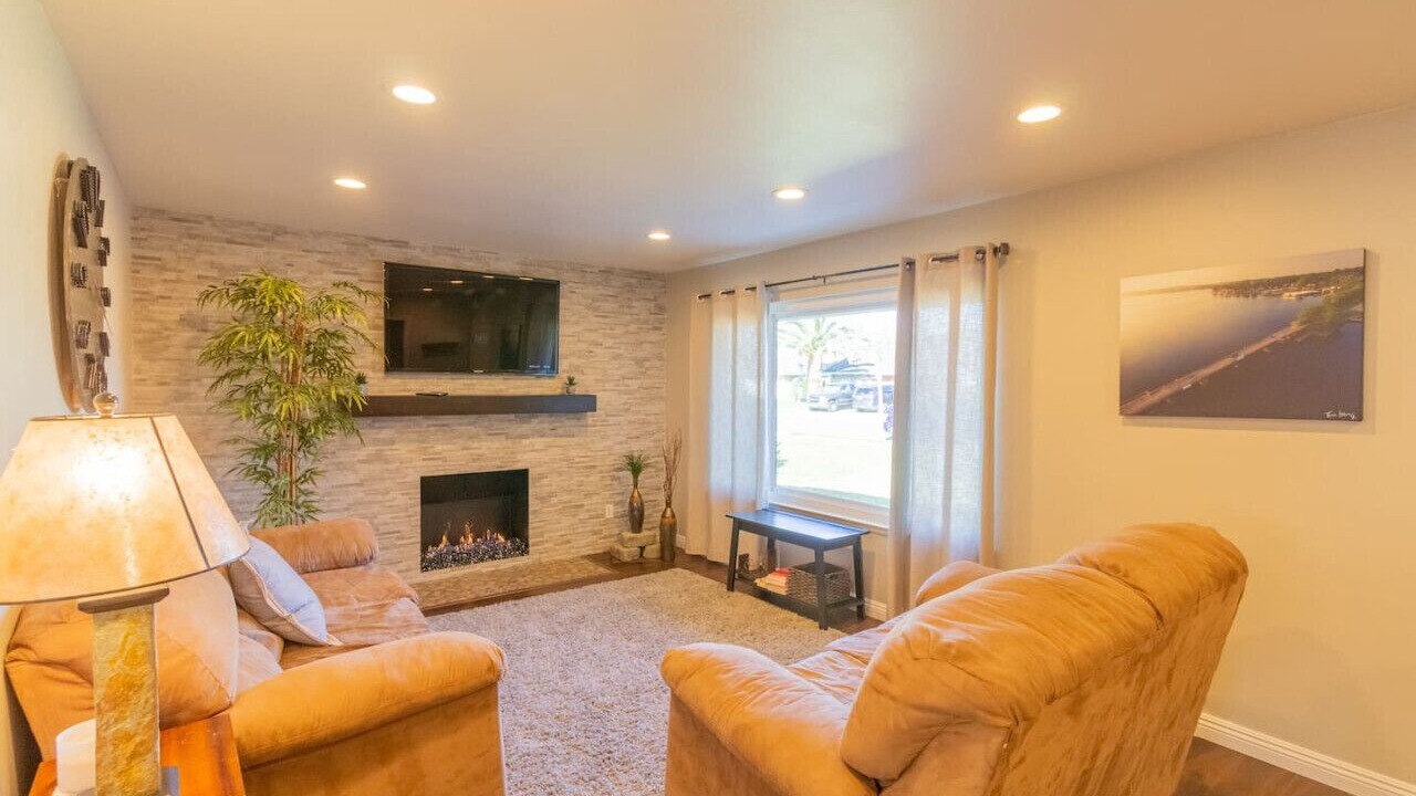 Photo of Livingroom in Orange