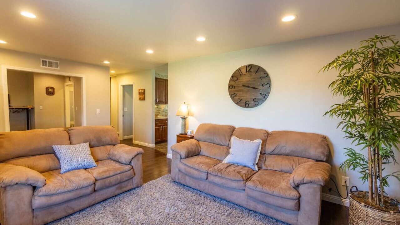 Photo of Livingroom in Orange