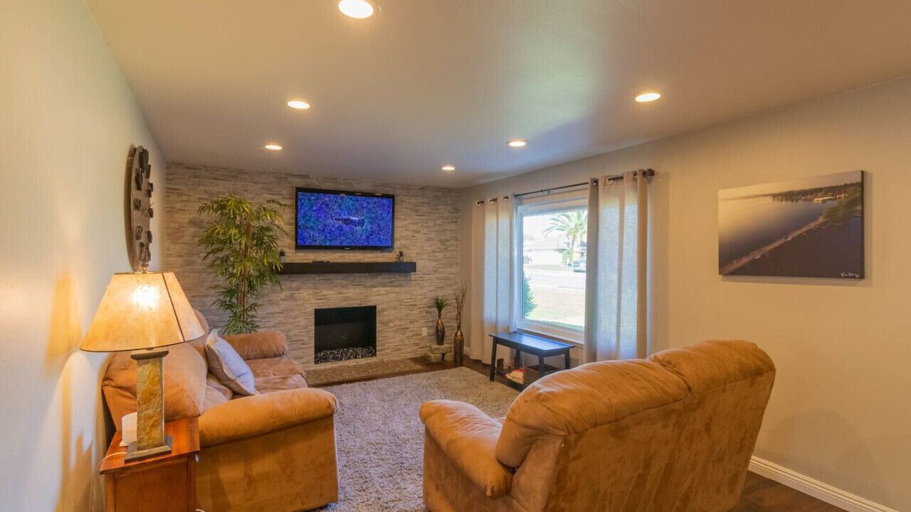Photo of Livingroom in Orange