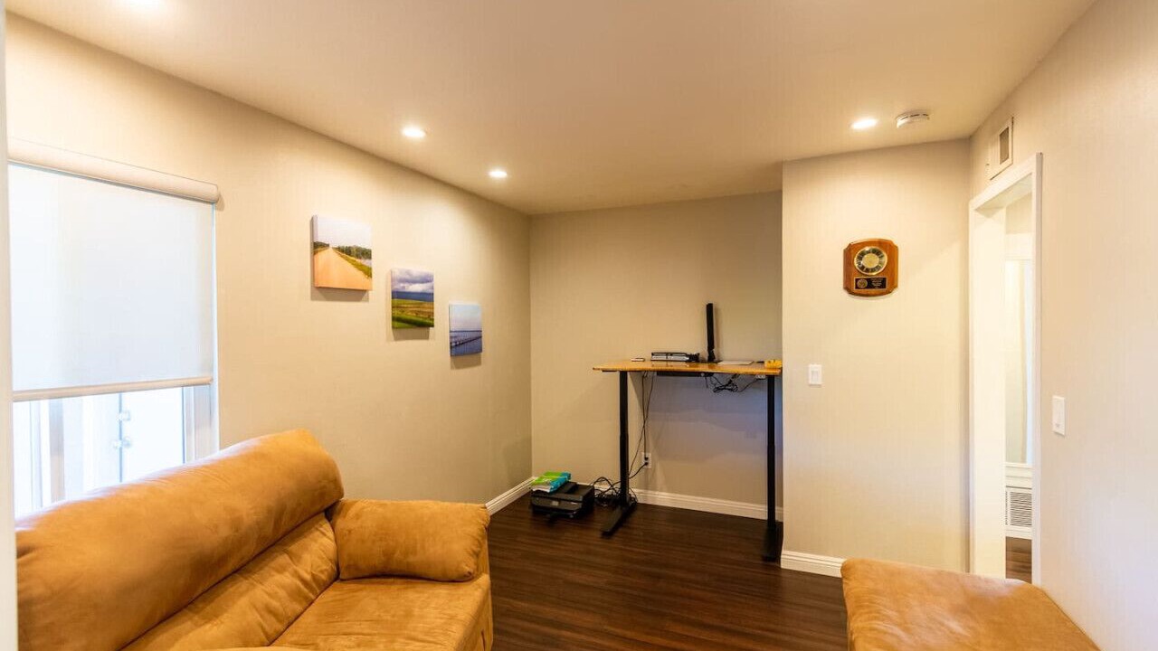 Photo of Livingroom in Orange