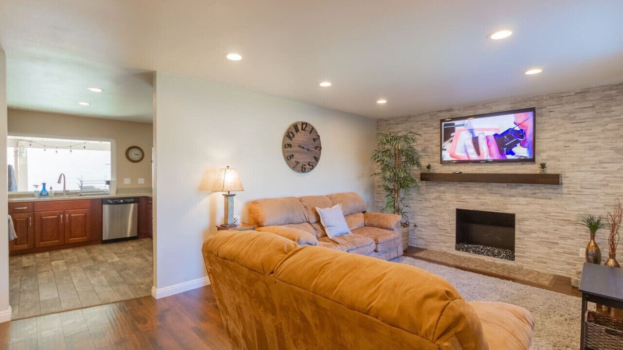 Photo of Livingroom in Orange