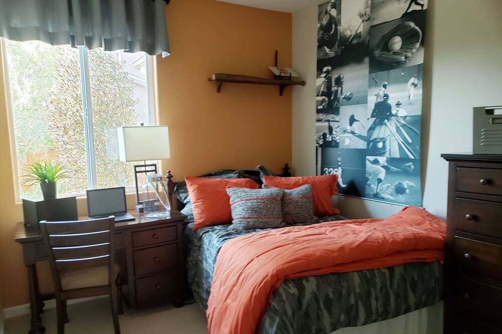 Photo of Bedroom in Roosevelt