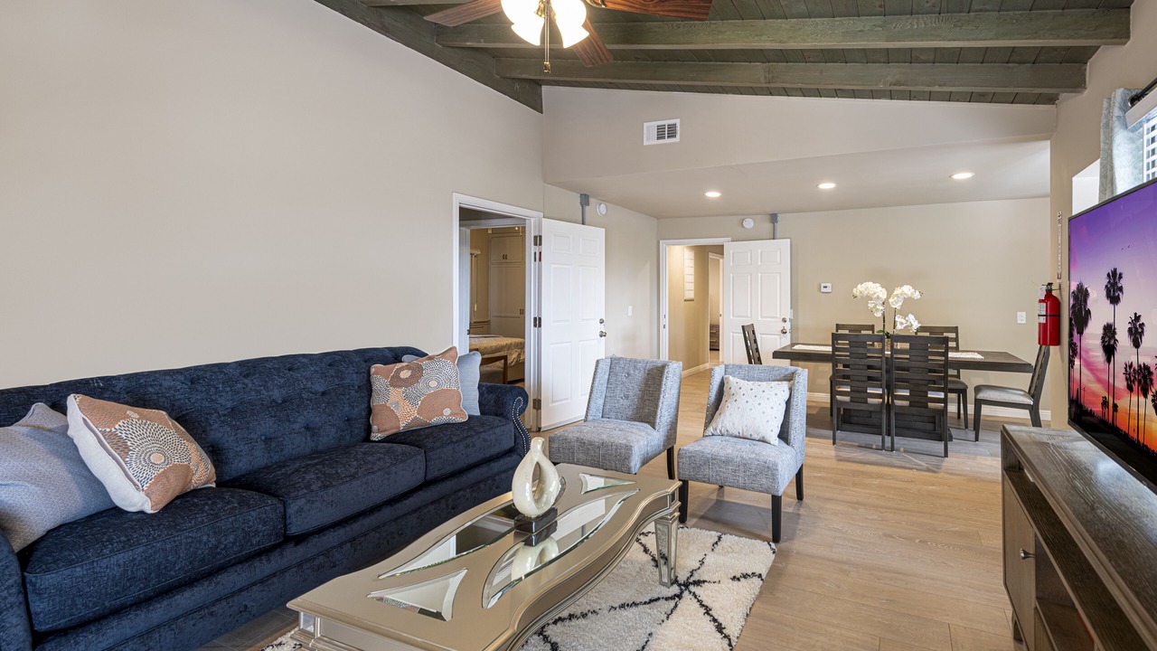 Photo of Livingroom in Altadena