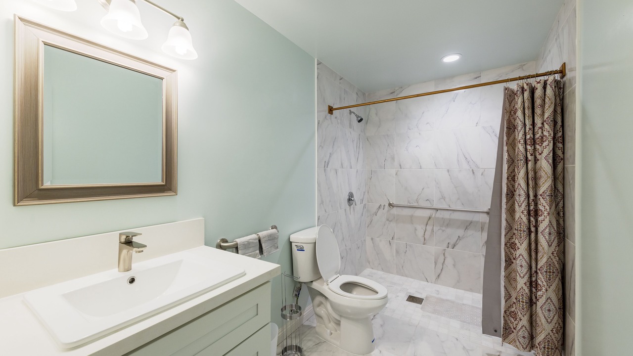 Photo of Bathroom in Altadena