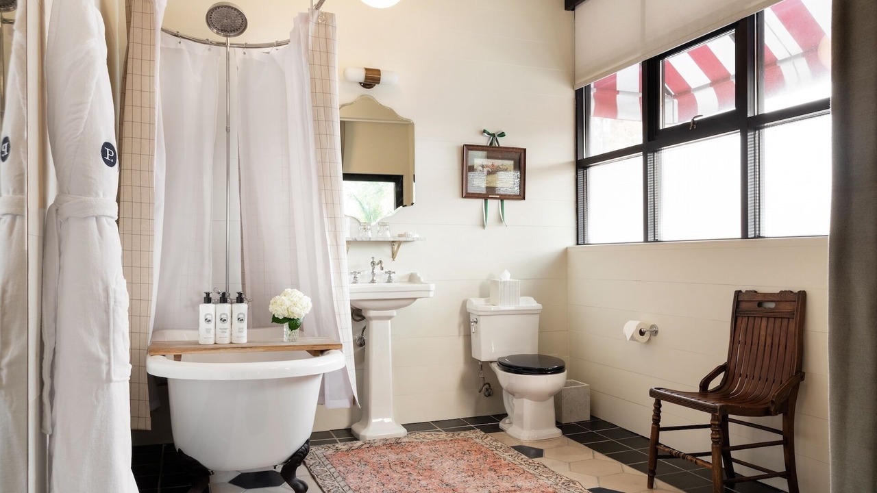 Photo of Bathroom in Melrose