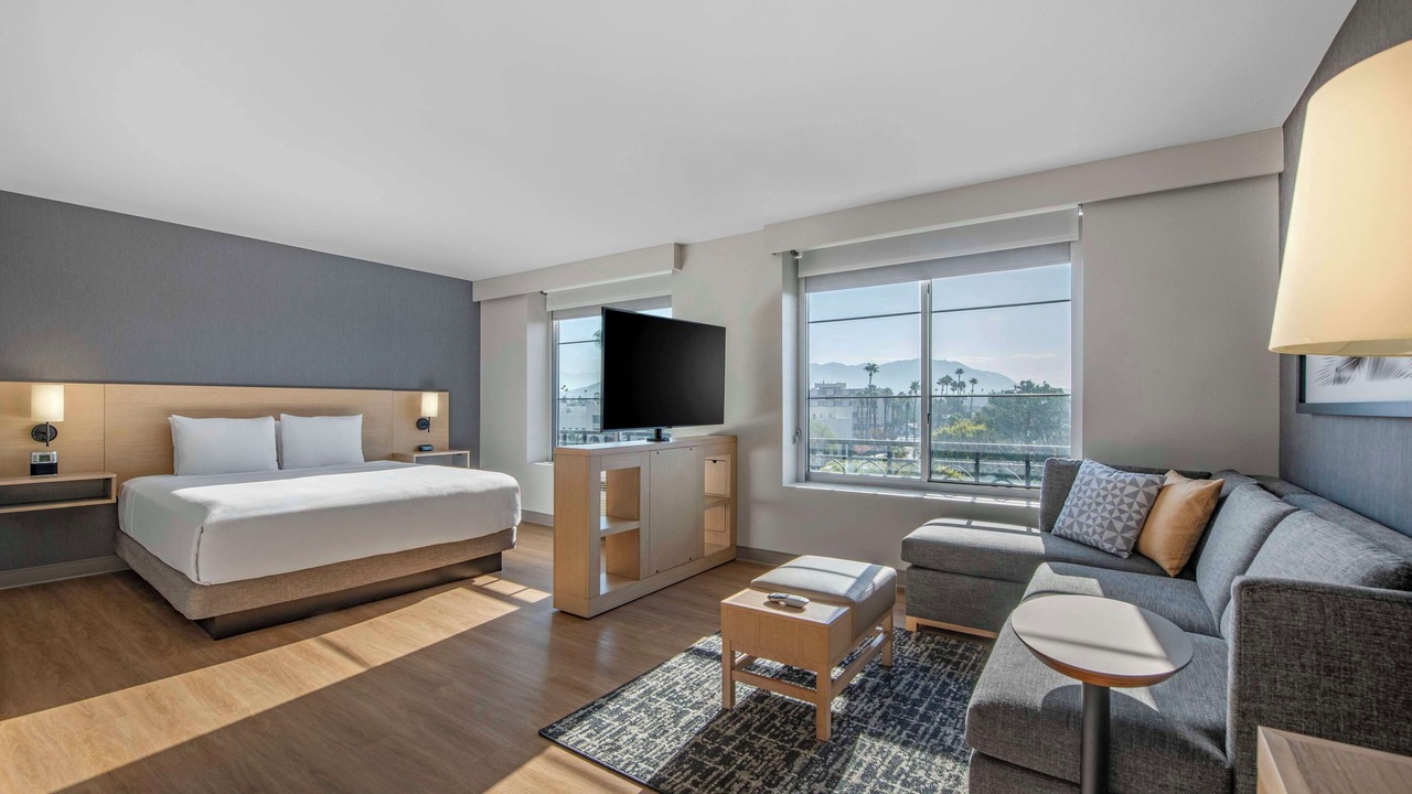Photo of Bedroom in Downtown Riverside
