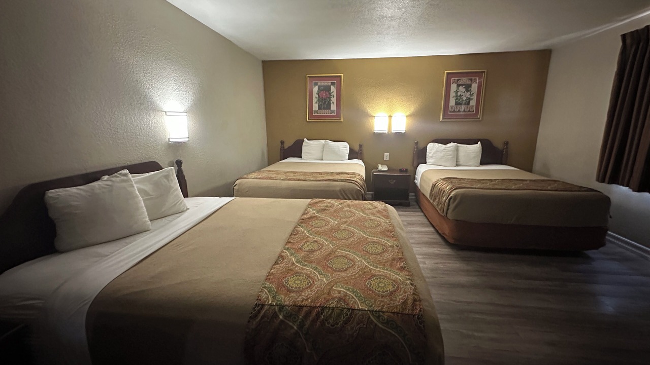Photo of Bedroom in Barstow
