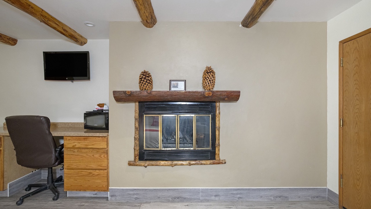 Photo of Bedroom in Crestline