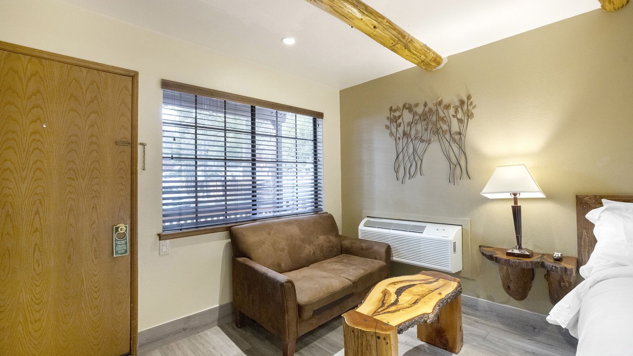 Photo of Bedroom in Crestline