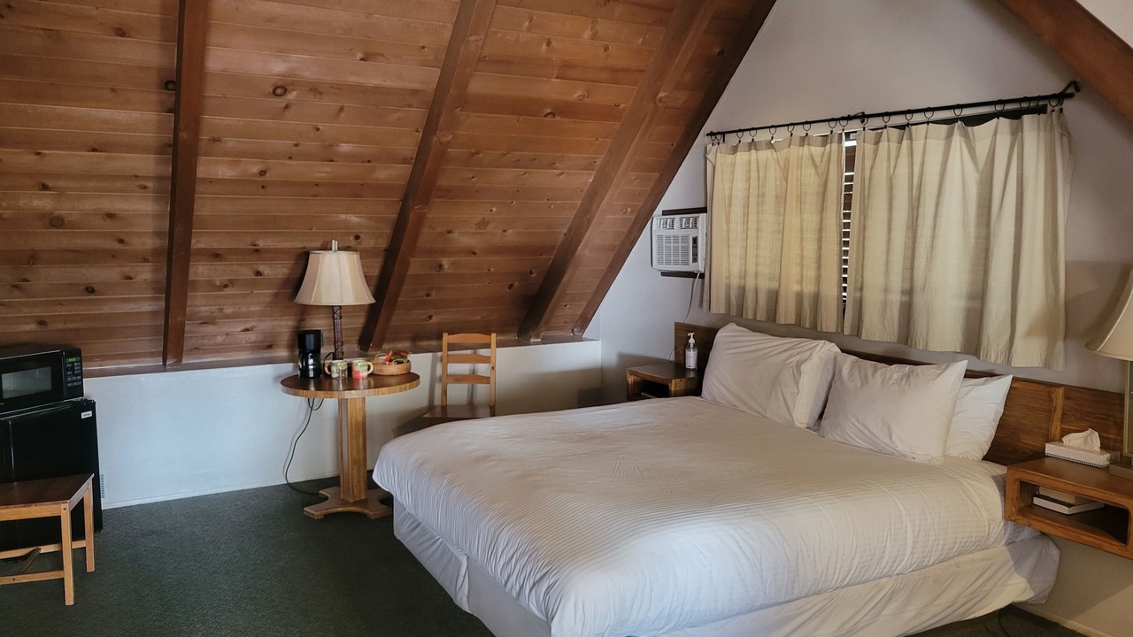 Photo of Bedroom in Crestline