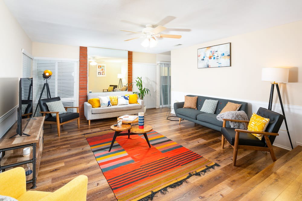 Photo of Livingroom in Fountain Valley