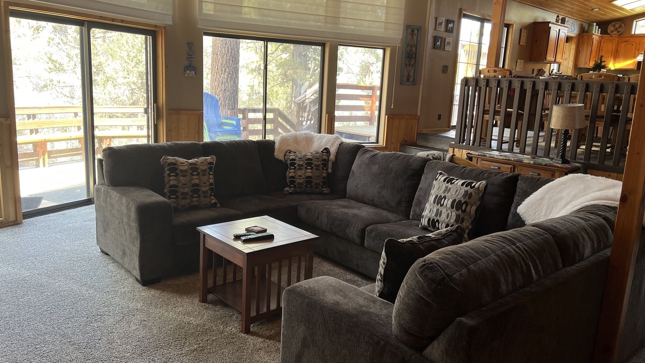 Photo of Livingroom in Eagle Mountain Estates