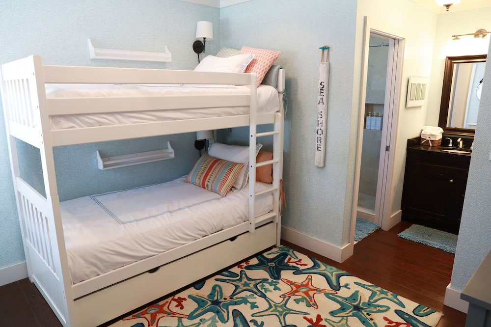 Photo of Bedroom in Peninsula
