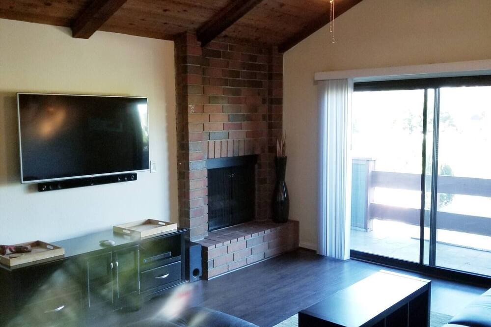 Photo of Bedroom in Valley Village