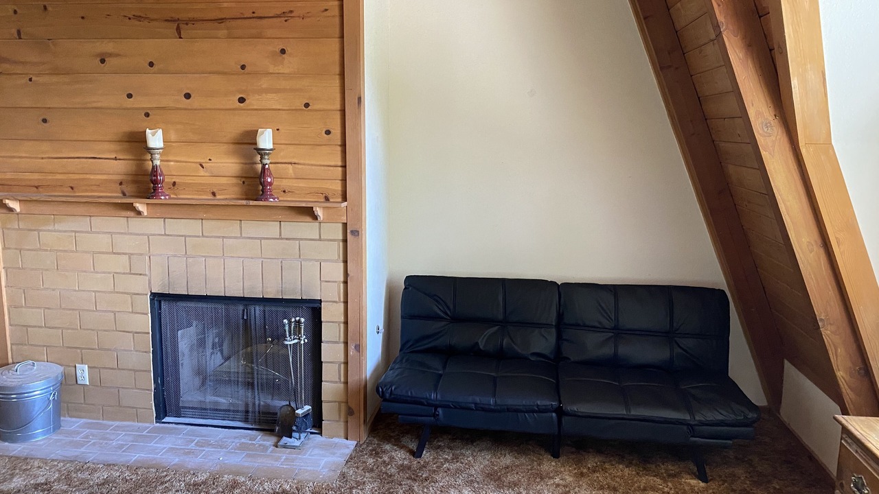 Photo of Livingroom in Crestline