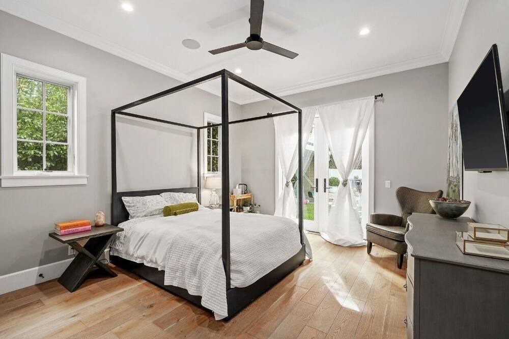 Photo of Bedroom in Pacific Palisades