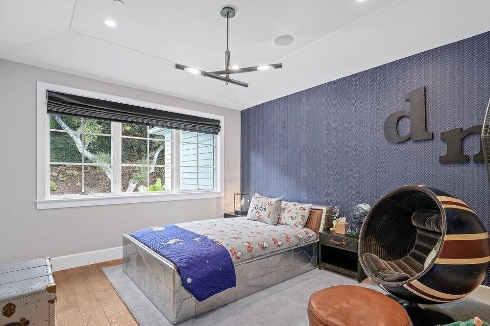 Photo of Bedroom in Pacific Palisades