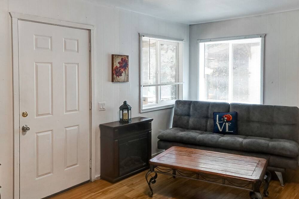 Photo of Livingroom in Cedar Ridge