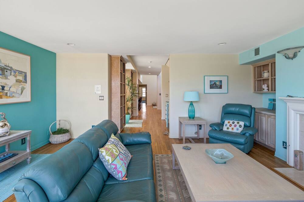 Photo of Livingroom in Hermosa Beach
