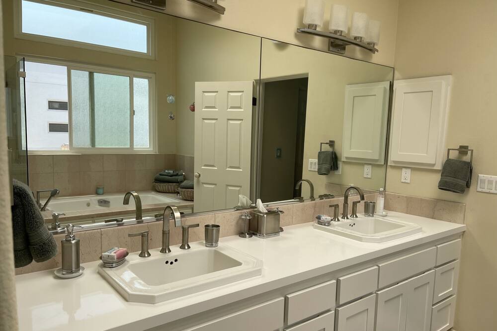 Photo of Bathroom in Hermosa Beach