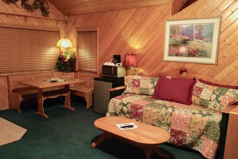 Photo of Livingroom in Running Springs