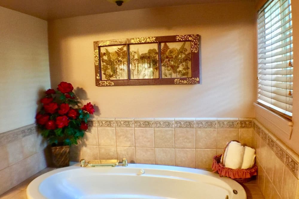 Photo of Bathroom in Running Springs
