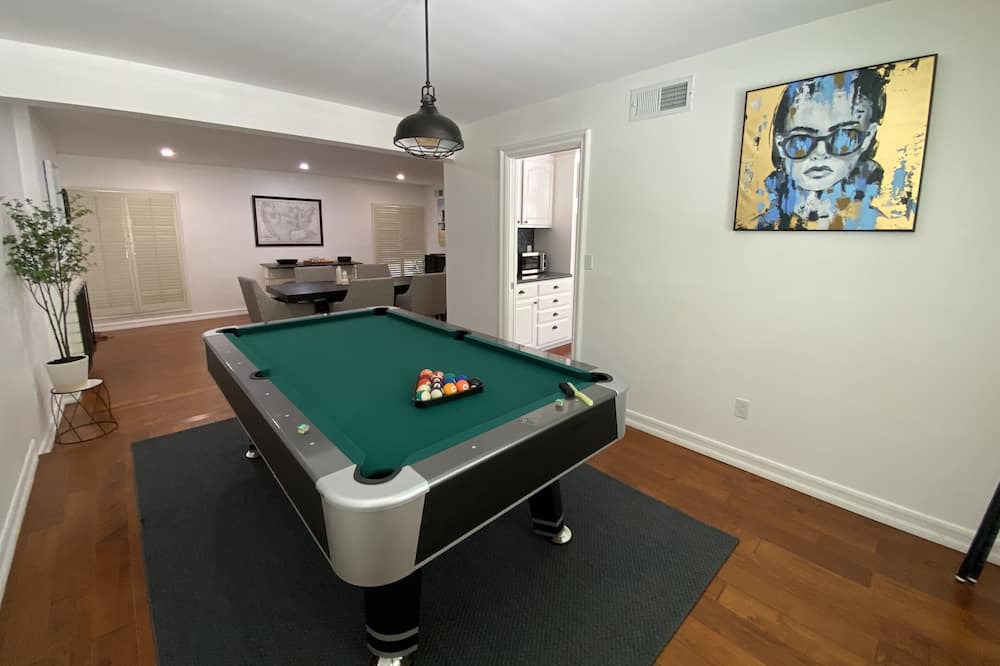 Photo of Bedroom in Calabasas