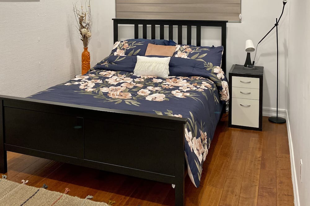 Photo of Bedroom in Calabasas