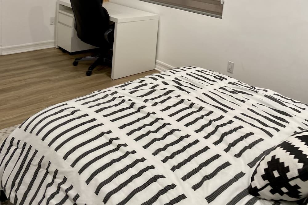 Photo of Bedroom in Calabasas