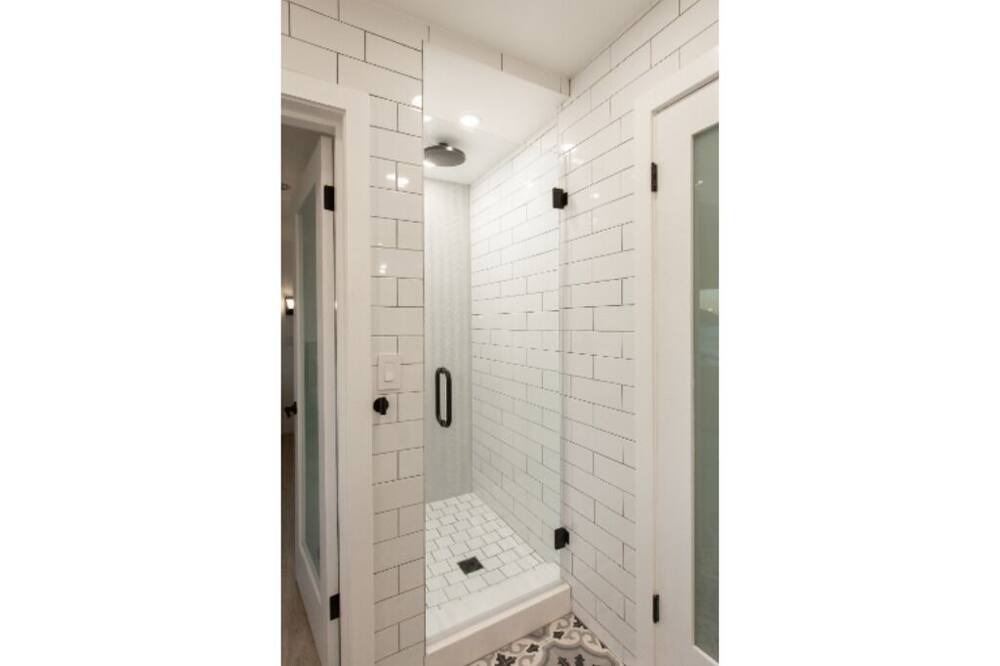 Photo of Bathroom in Pacific Palisades