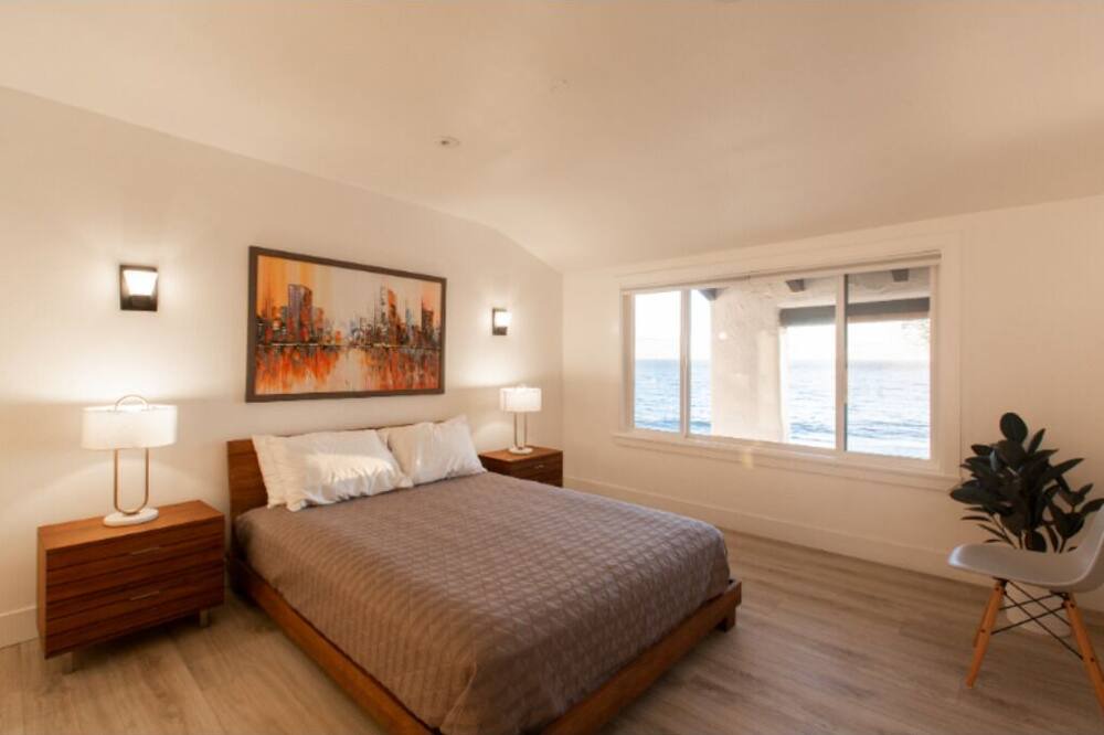 Photo of Bedroom in Pacific Palisades