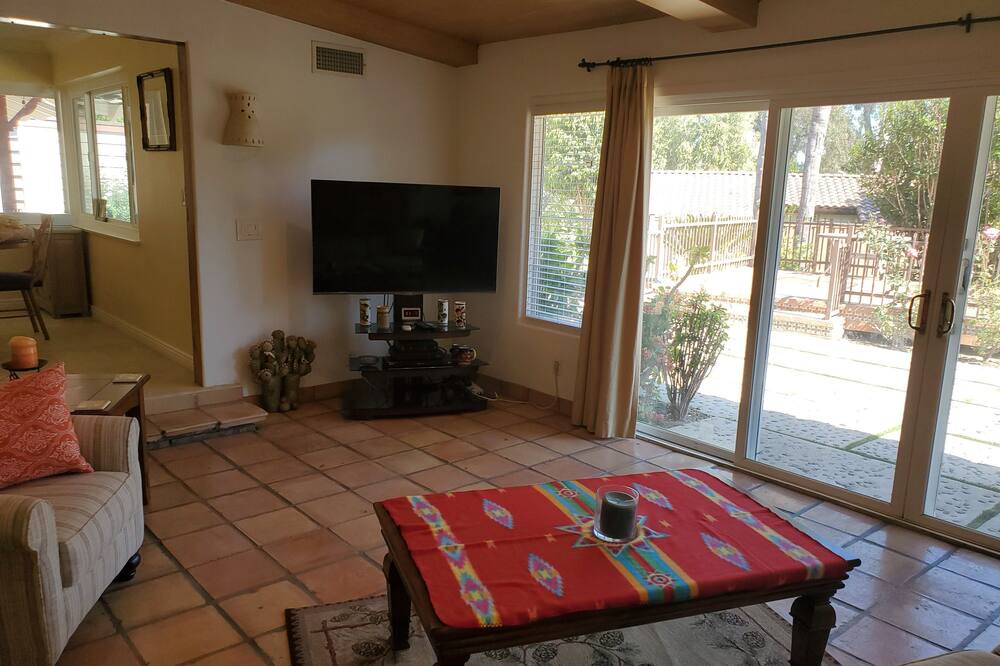 Photo of Livingroom in Fullerton