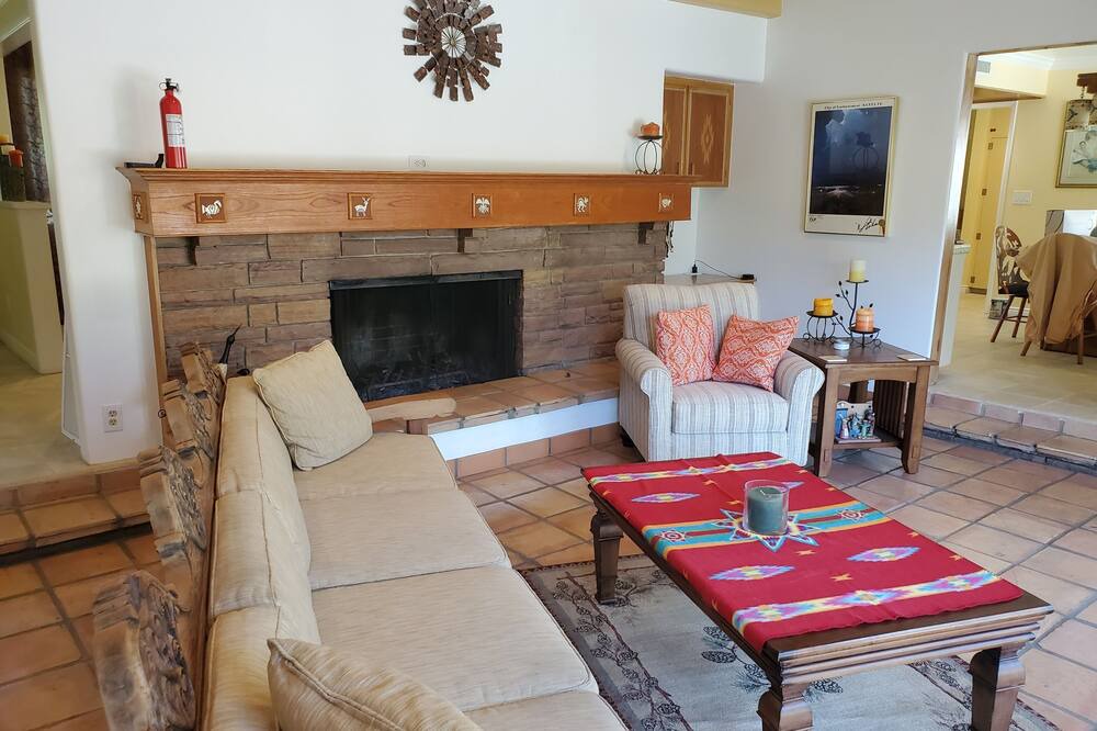 Photo of Livingroom in Fullerton