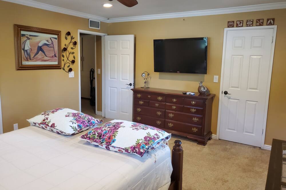 Photo of Bedroom in Fullerton