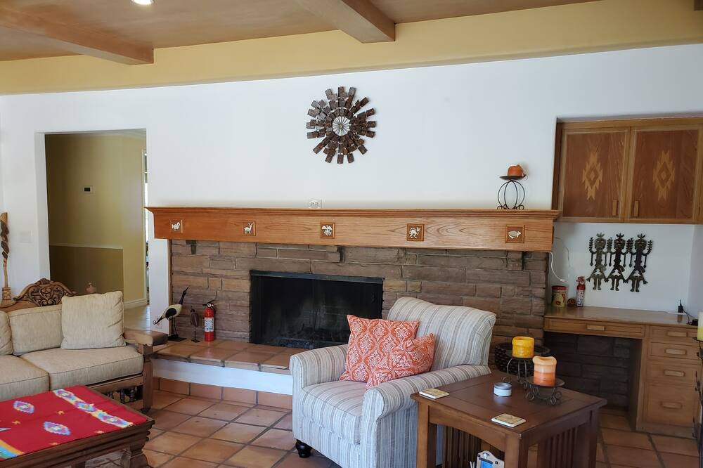 Photo of Livingroom in Fullerton