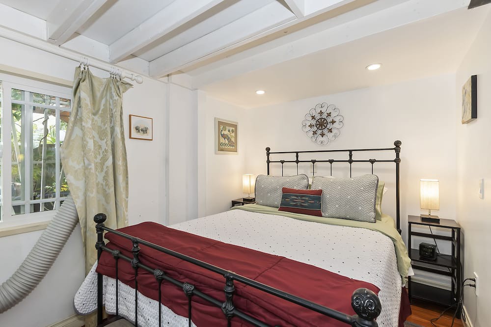 Photo of Bedroom in Santa Monica Canyon