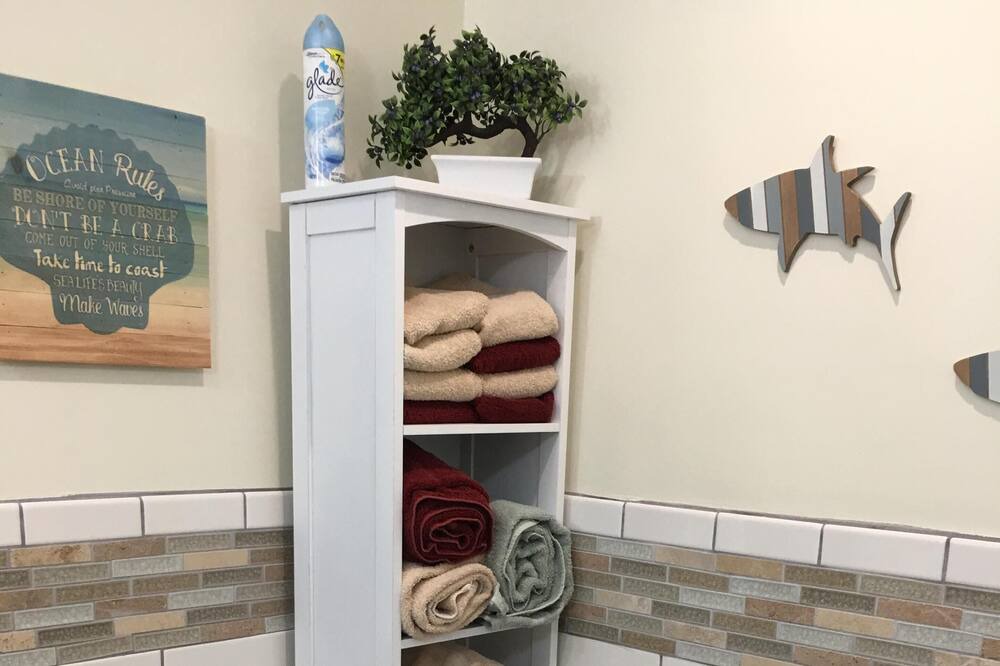Photo of Bathroom in Santa Monica Canyon