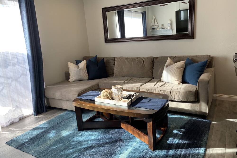 Photo of Livingroom in Hermosa Village
