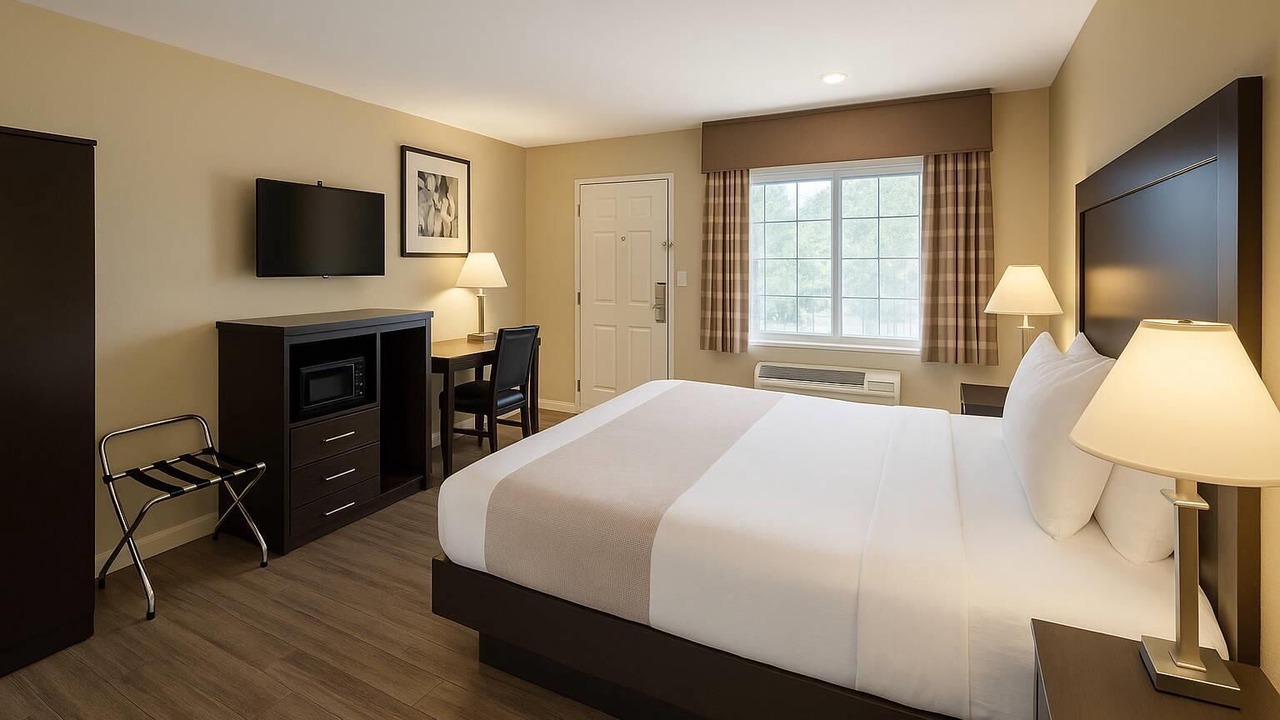 Photo of Bedroom in Central Escondido