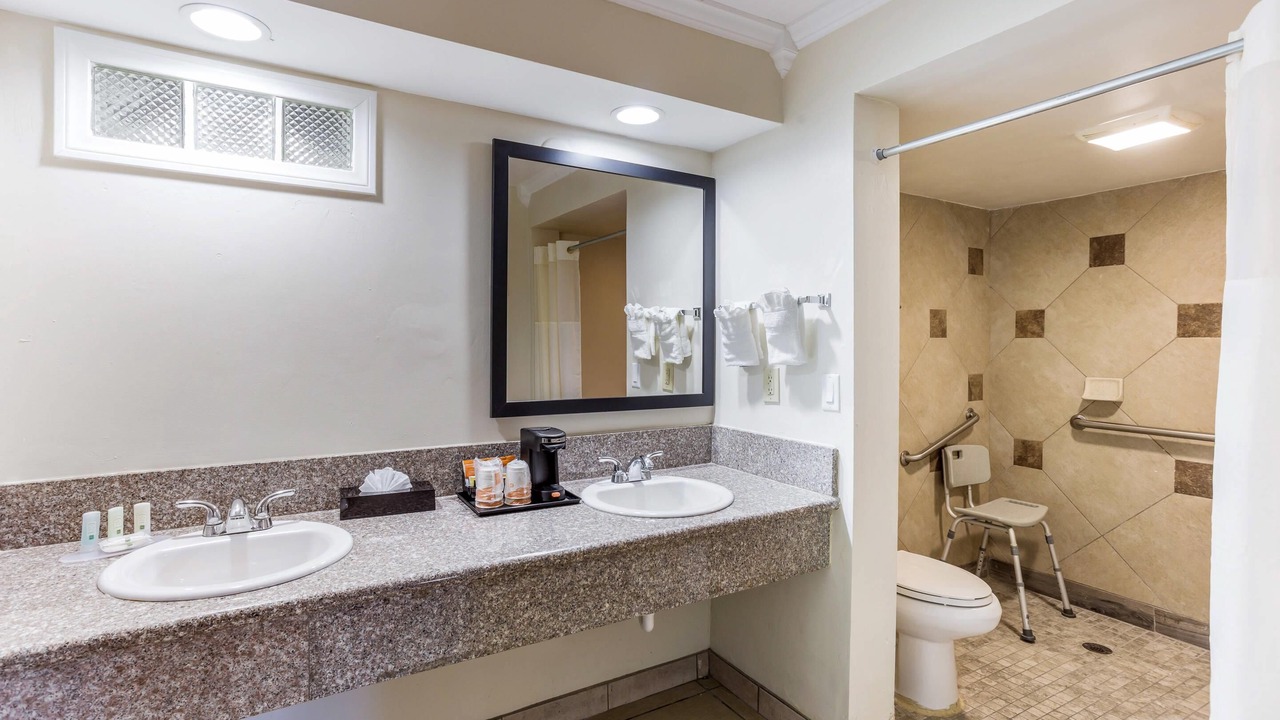 Photo of Bedroom in Central Escondido