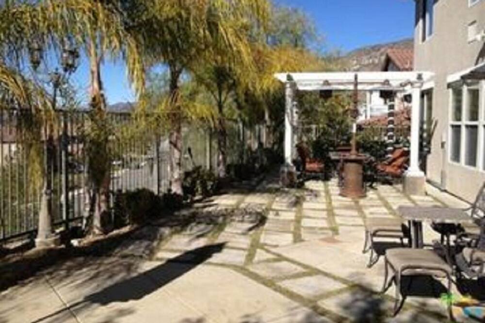 Photo of Outdoor in Sunland-Tujunga