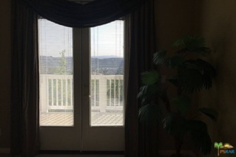 Photo of Bedroom in Sunland-Tujunga