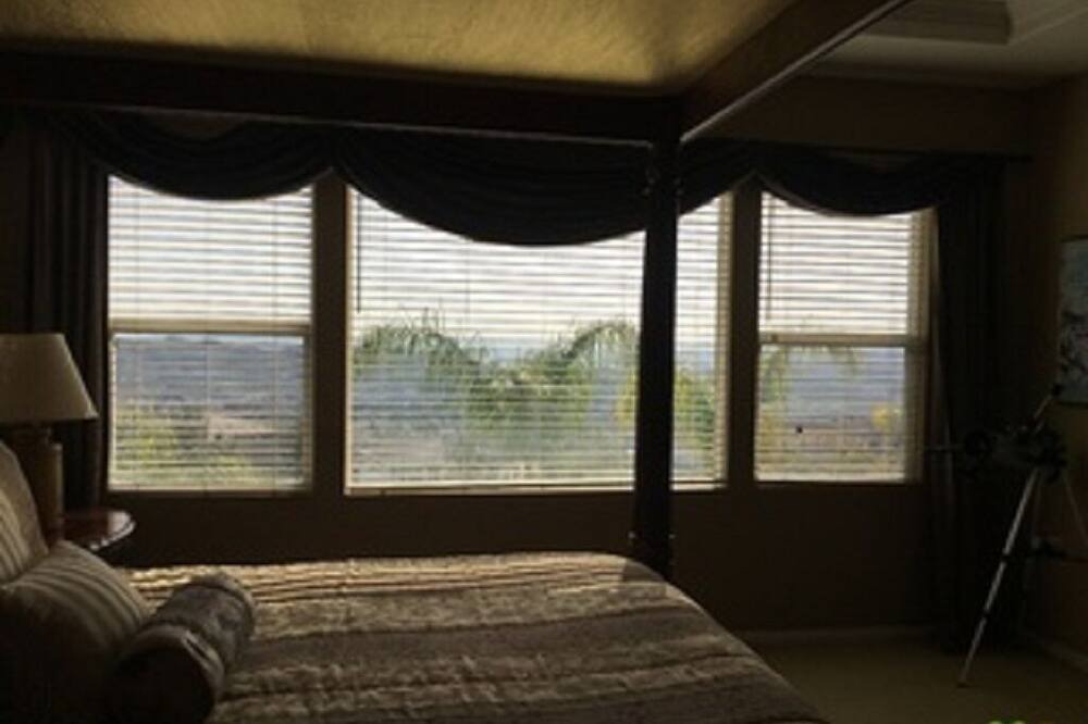 Photo of Bedroom in Sunland-Tujunga