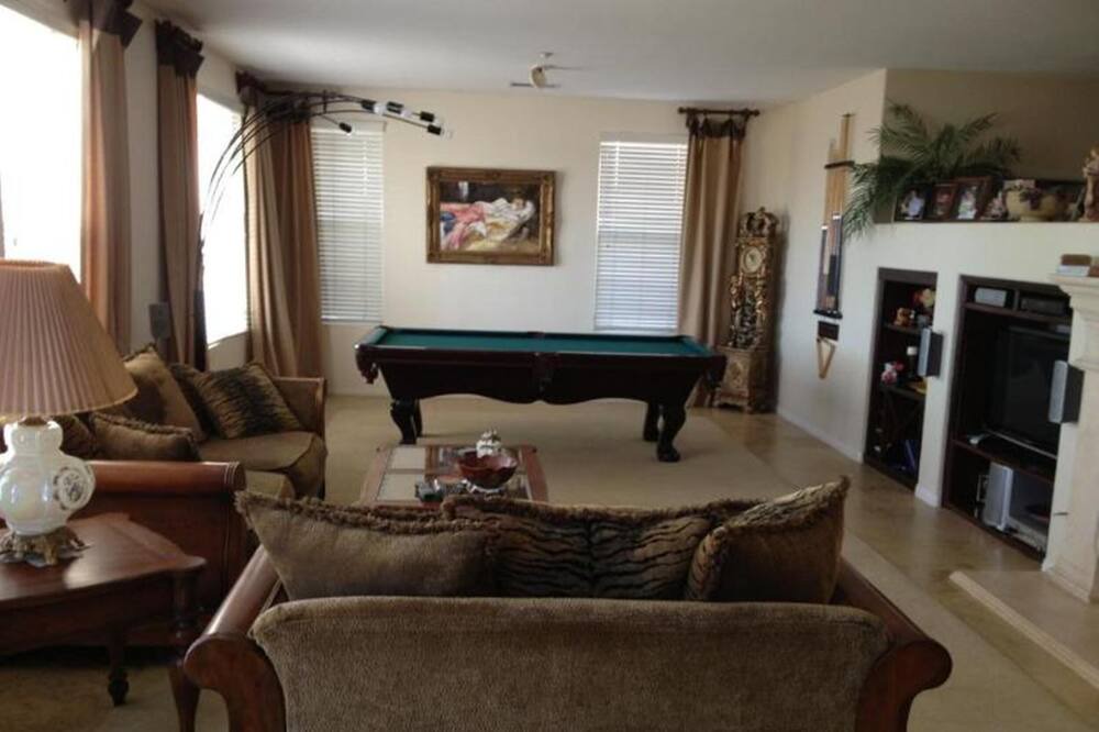 Photo of Livingroom in Sunland-Tujunga