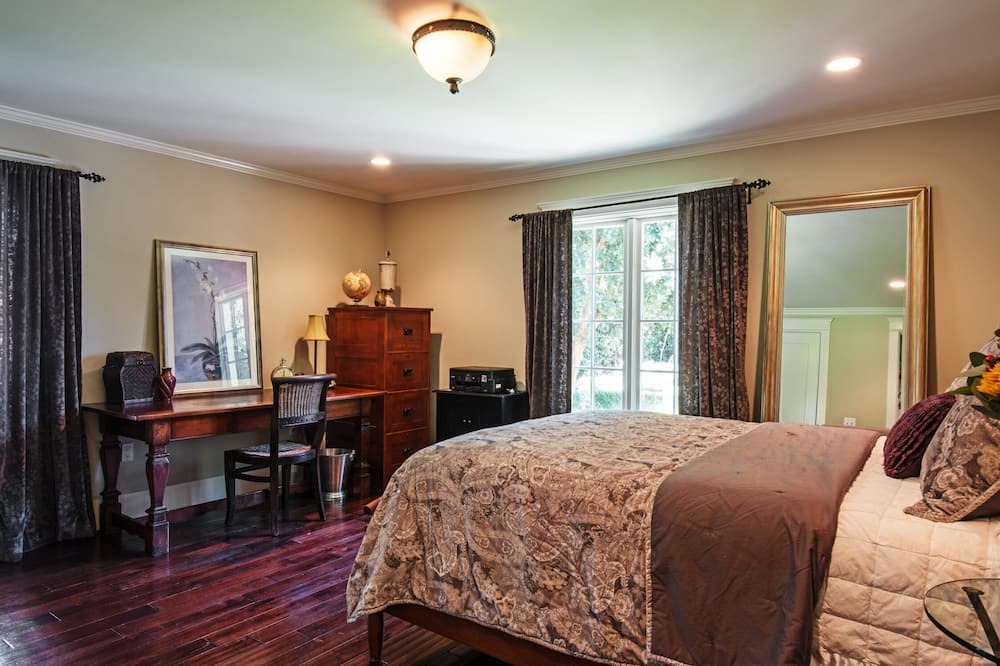Photo of Bedroom in Altadena