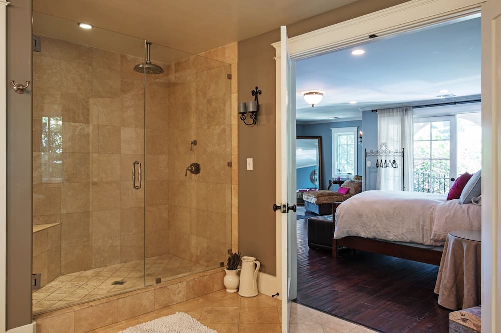 Photo of Bedroom in Altadena