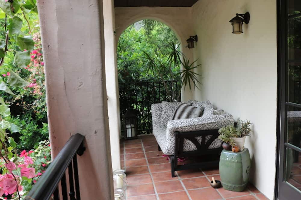 Photo of Patio Balcony in Altadena