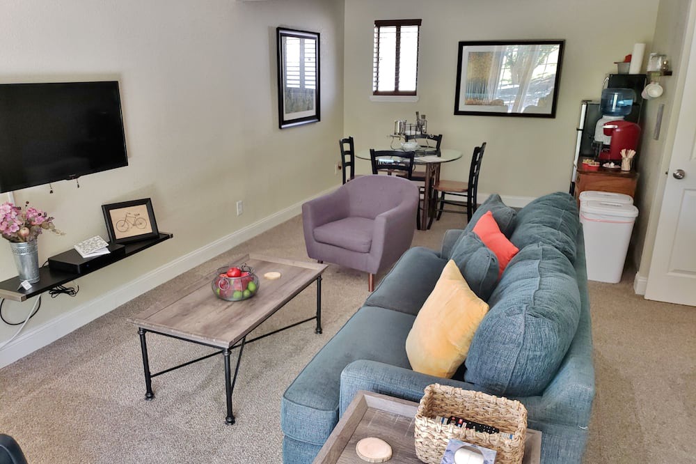 Photo of Livingroom in Woodland
