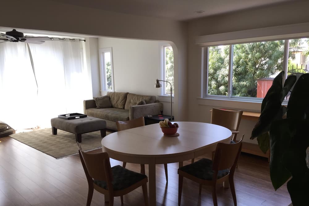 Photo of Livingroom in Los Feliz